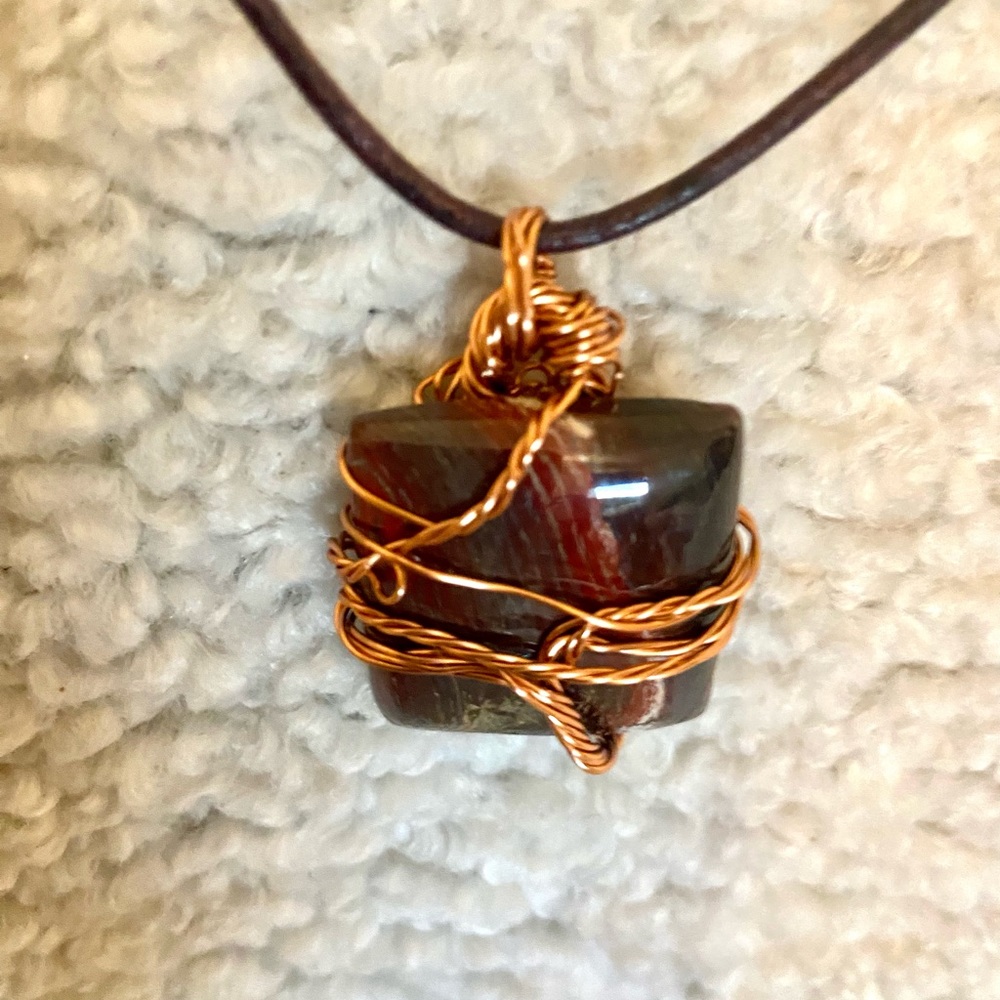 Abrecciated Jasper copper wired necklace.